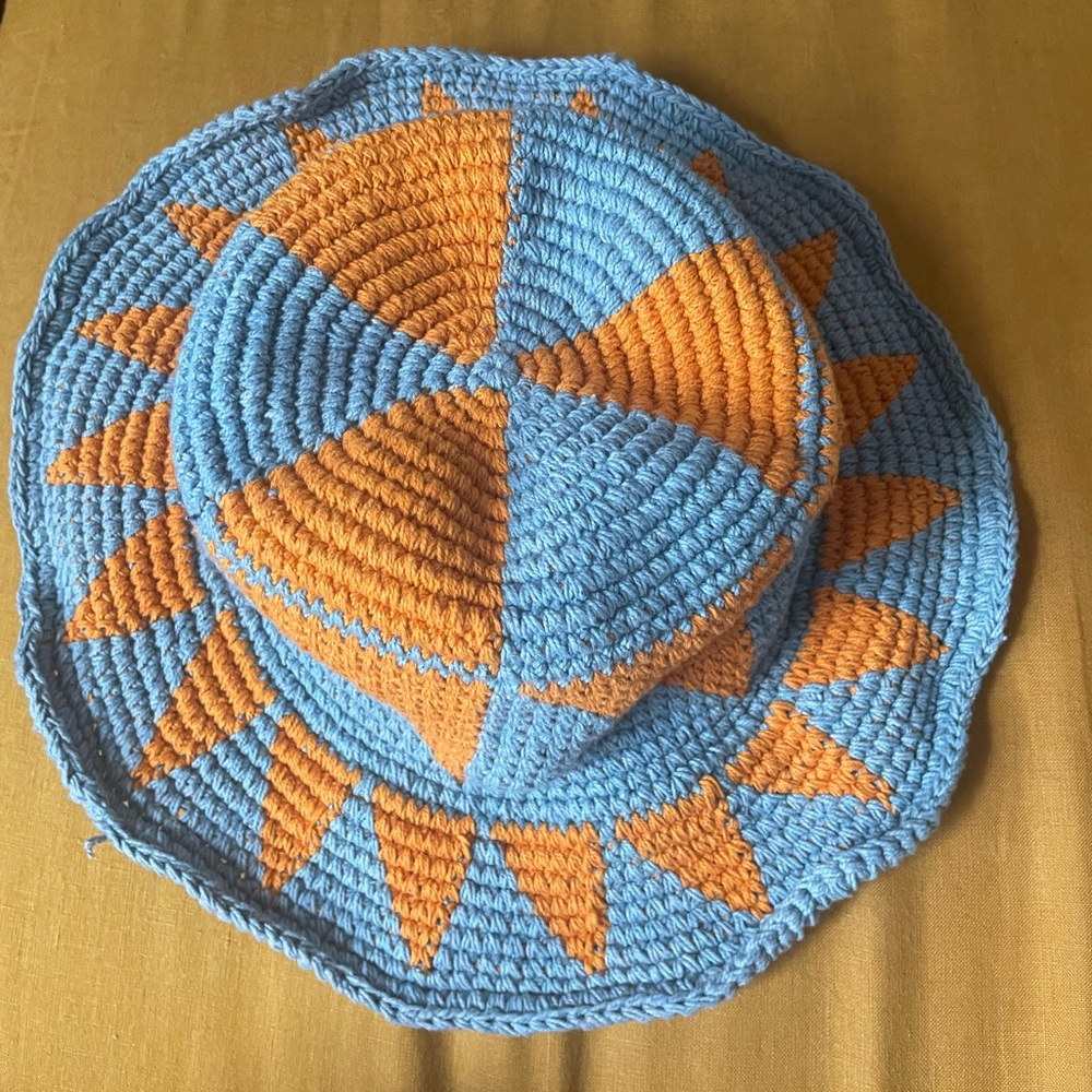 Susmies hat - Picture 2 of 7